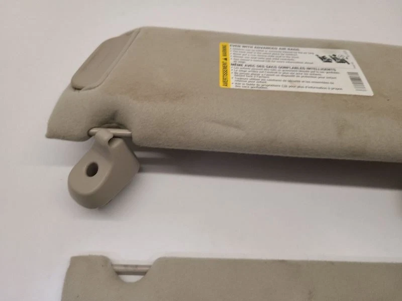 04-05 CHEVY AVALANCHE 1500 RH Right LH Driver Left Sun Visor Illuminated  Foto 4 de 4