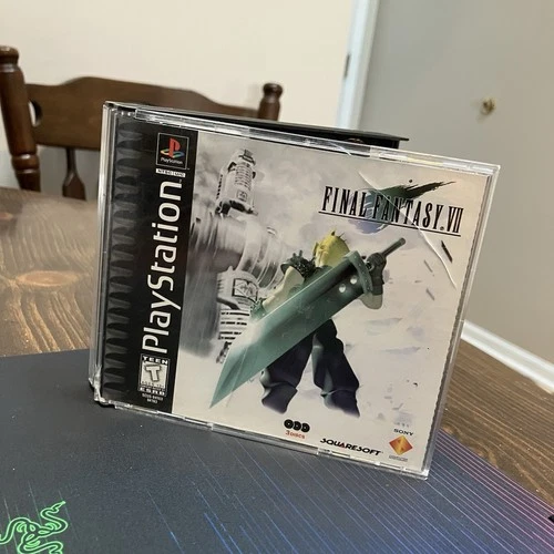 Final Fantasy VII Sony PlayStation 1 Squaresoft 3 Discs Original Case.