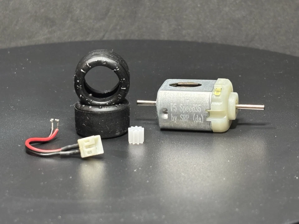 Kit Plug n Play Power+ para Carrera DTM y Porsche 917: motor 35K, lisos traseros Pro Foto 3 de 4