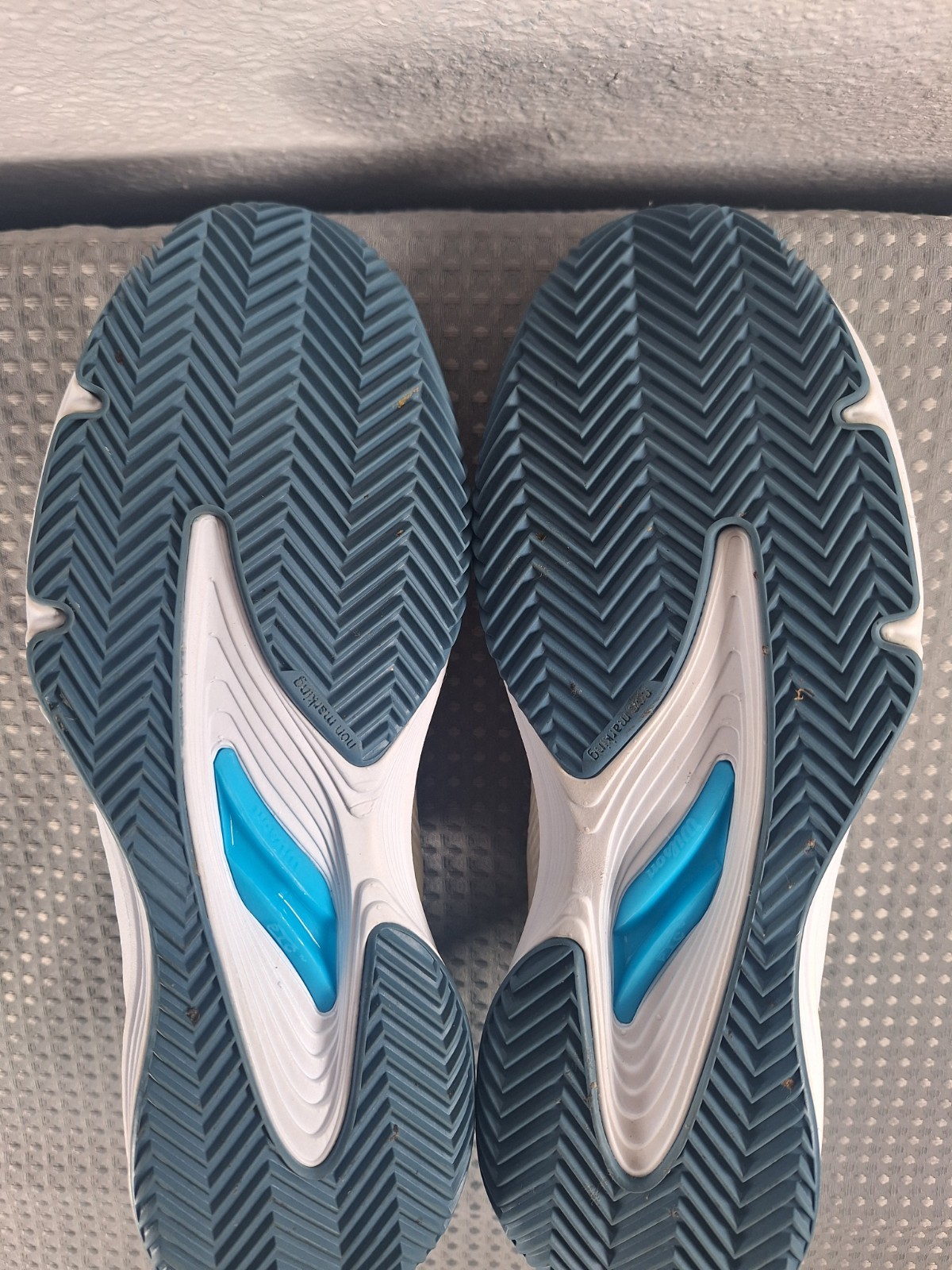 Wilson Women's Rush Pro Tennis Shoes 145464 White Blue Sz 7