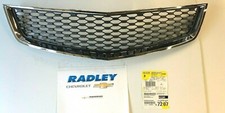 NEW OEM GM Front Bumper Lower Grille Chrome 10-15 Chevrolet Equinox 25798747 B5G