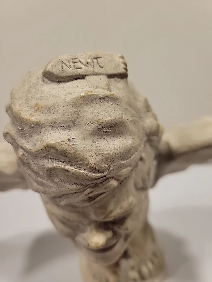 Rara escultura de querubín sonriente diablo jardín vintage con alas Foto 4 de 4