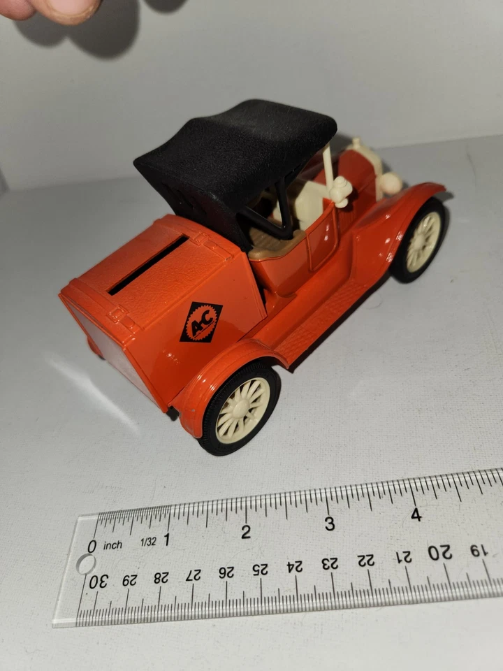 1990 ERTL 1918 RUNABOUT ALLIS CHALMERS DELIVERY TRUCK COLLECTOR TOY BANK - Image 2 of 4