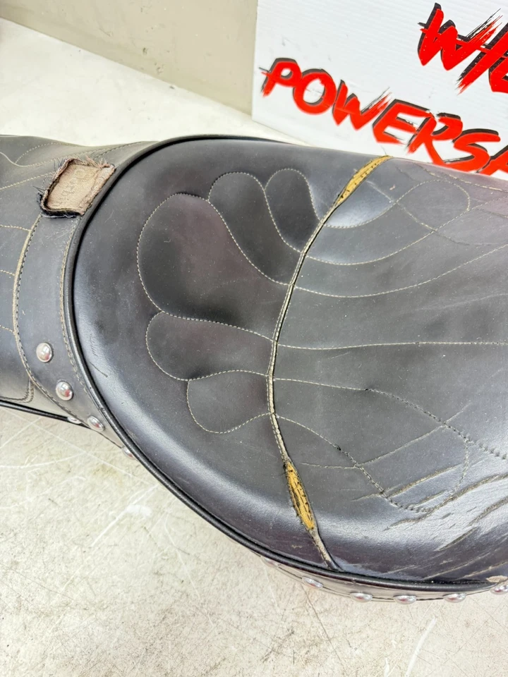 Harley Davidson Softail Corbin 1997 asiento de pasajero con tachuelas Foto 3 de 4