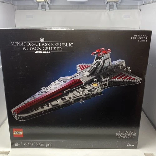 LEGO Star Wars UCS Venator 75367 Gray/Red 5374pcs 43in Display Set