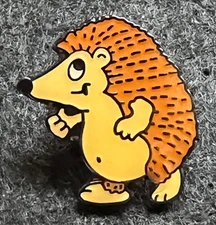 HEDGEHOG PIN BADGE UNKNOWN SOURCE