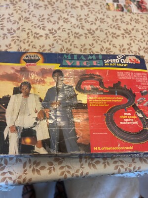 Galoob Miami Vice Speed City Chase Ho Slot Car Race Set