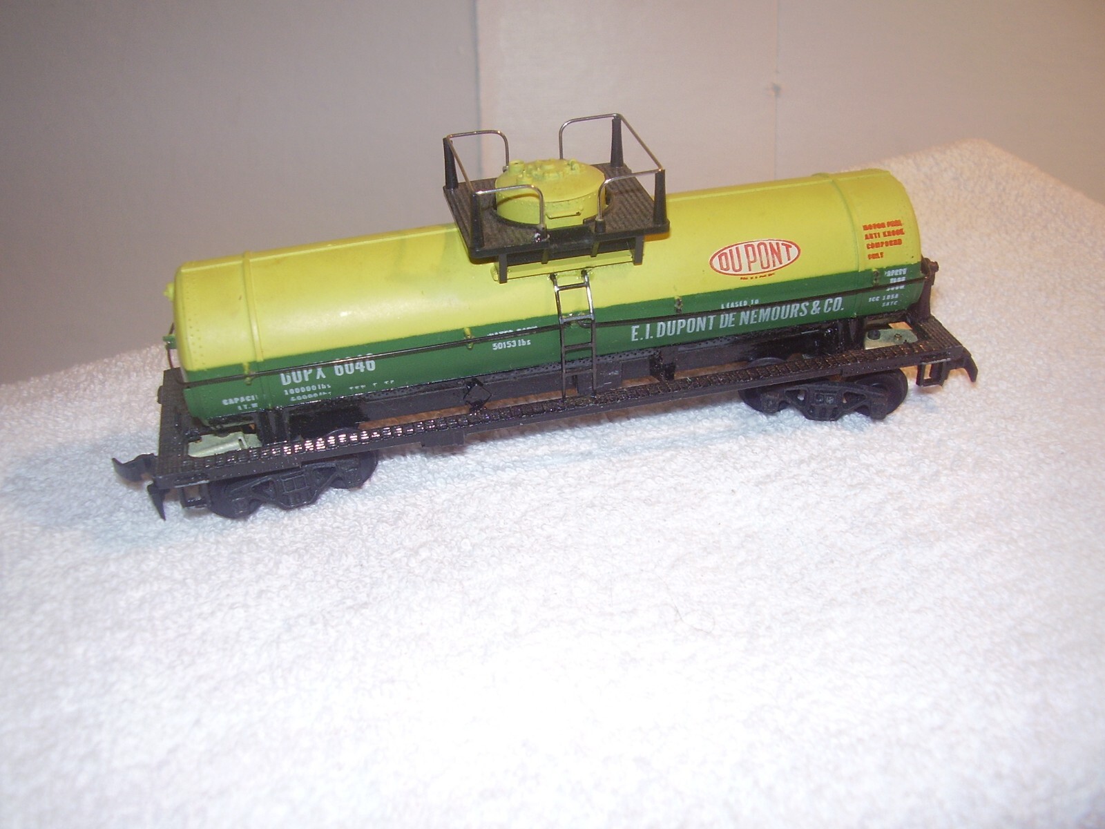 Vintage MANTUA HO Scale DUPONT TANK CAR Car with box used | eBay