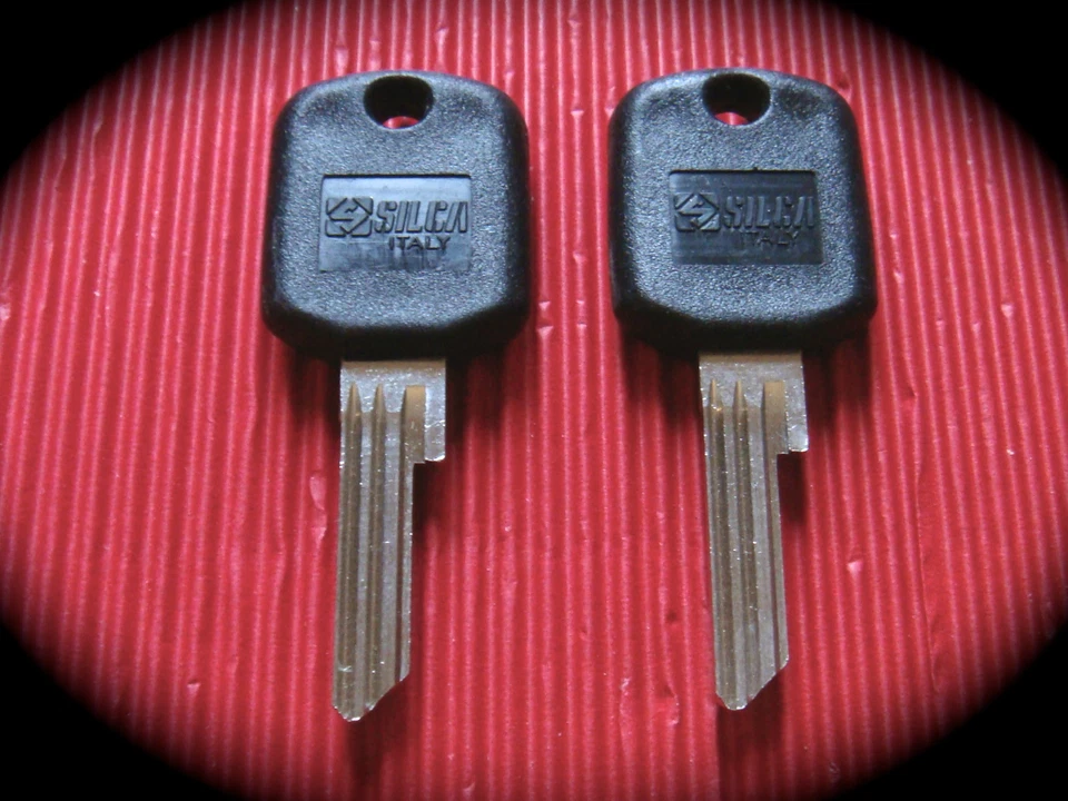 Rolls Royce & Bentley Keyblanks x 2-RR2P , Key Blank-Silca RR2P - Image 3 of 4