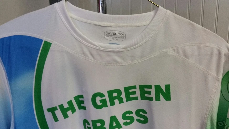 The Green Grass Project Sugoi Sunset Mastronardi Marathon Running Shirt NWT XL - Image 3 of 4