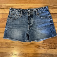 Gap EUC Vintage Cut Off Short Sz 6 / 28 Medium Wash 100 Cotton