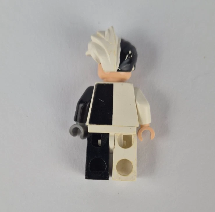 LEGO® Super Heroes Batman Minifigur Two-Face (Black Stripe Hips) bat004 2006 - Bild 2 von 4