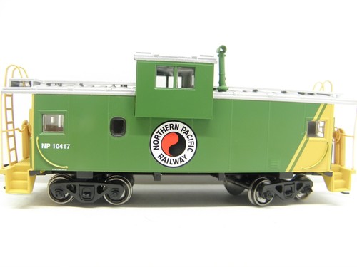ATHEARN/ROUNDHOUSE NORTH PACIFIC WIDE VISION CABOOSE #10417 - ESCALA HO | Condition: New