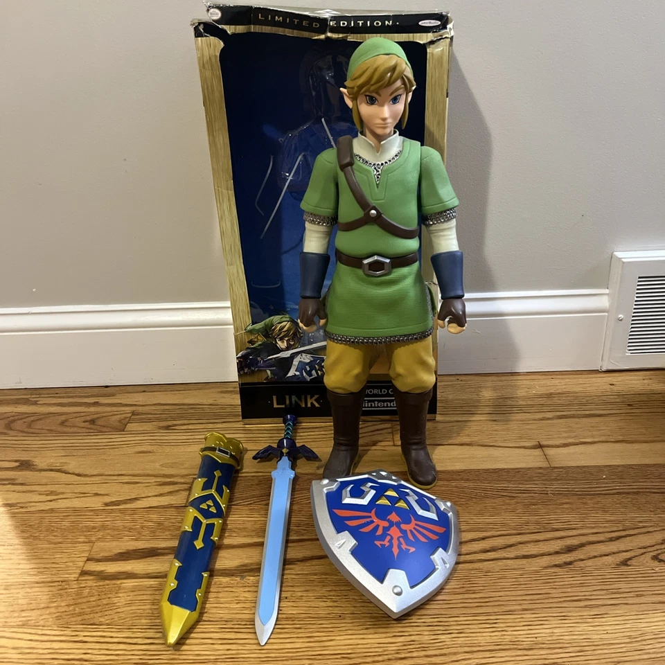 Figura Legend of Zelda LINK 20" Skyward Sword Variante Metálica SDCC 2015 LE 3000 Foto 3 de 4
