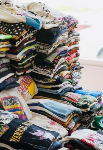 T-Shirt Men’s Box / Lot Example Photos ( 30 Items) Example Photos