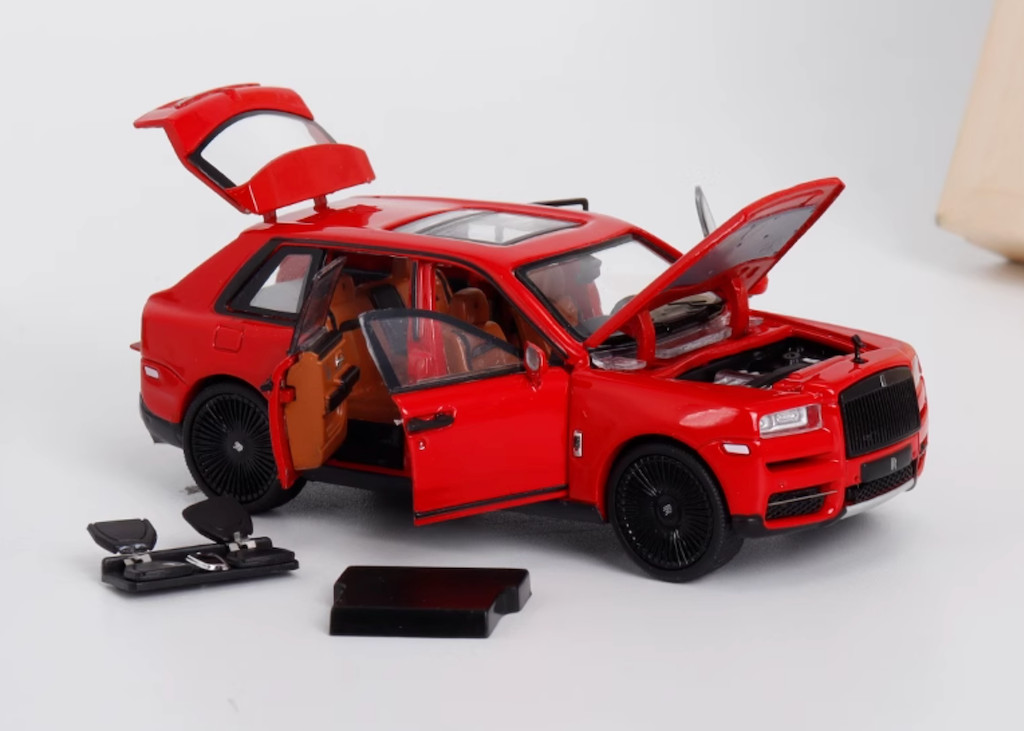DCM 1:64 Red Cullinan Luxury SUV Sports Model Diecast Metal Car