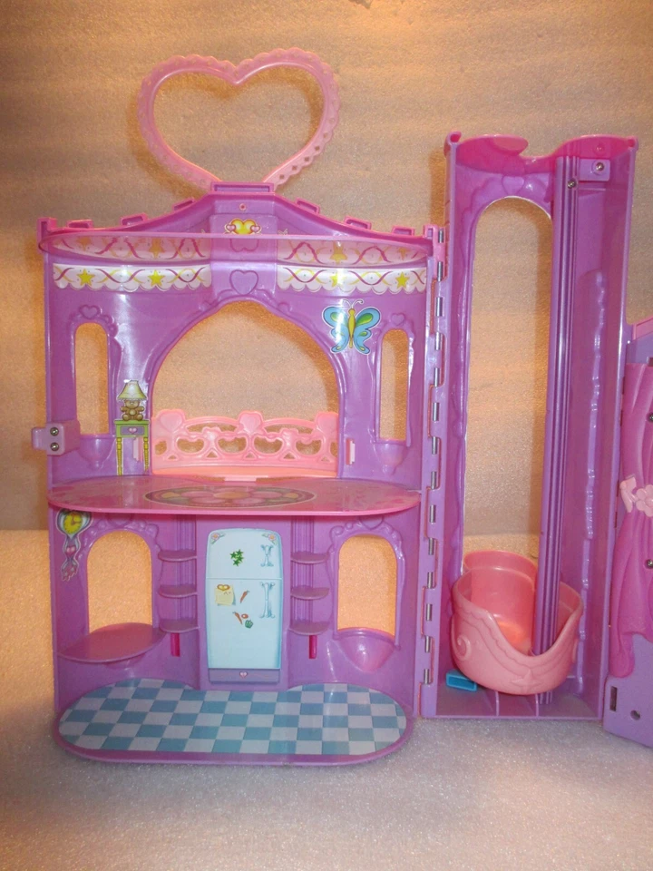 My Little Pony 2003 Pink Celebration Castle Opens Up Kitchen Stove Sink Musical - Image 4 of 4