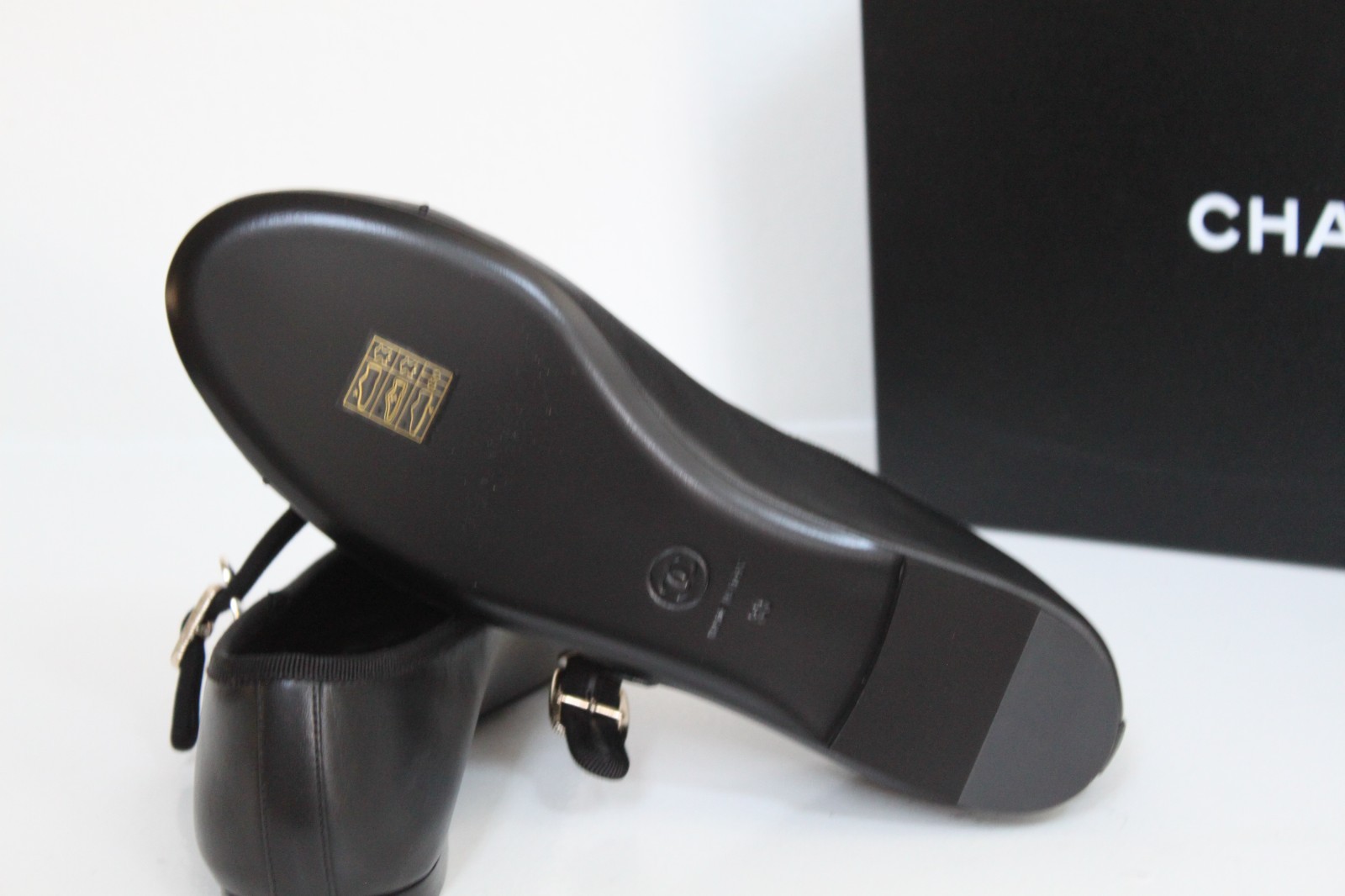 sz 8.5 / 39 CHANEL Black Lambskin CC Logo Mary Janes Ballet Moccasin Flat Shoes thumbnail 11