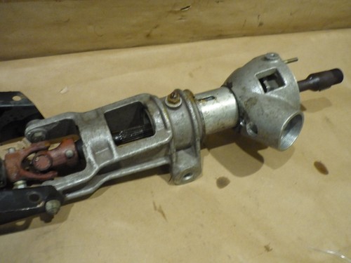 Ferrari Mondial  Steering Column,Support ,Lower Cover - P/N 112102 - Picture 3 of 5