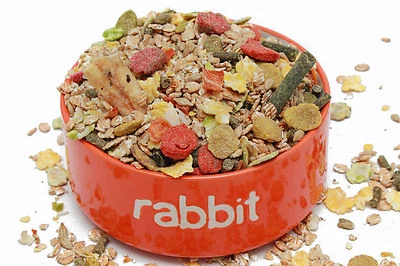 Love Your Pet Deluxe Fruity Rabbit Mix with Alfalfa, Dried Bananas and Carrots