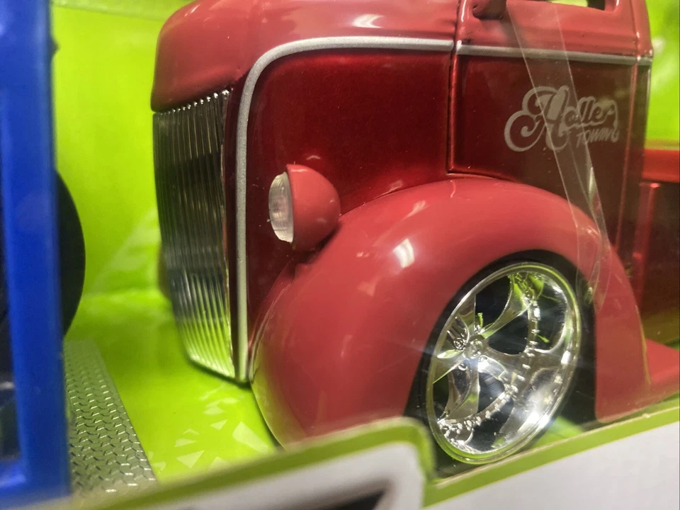 Camión grúa Ford Coe 1947 Jada Toys Slam Borgoña/con llantas cromadas mejoradas Foto 4 de 4