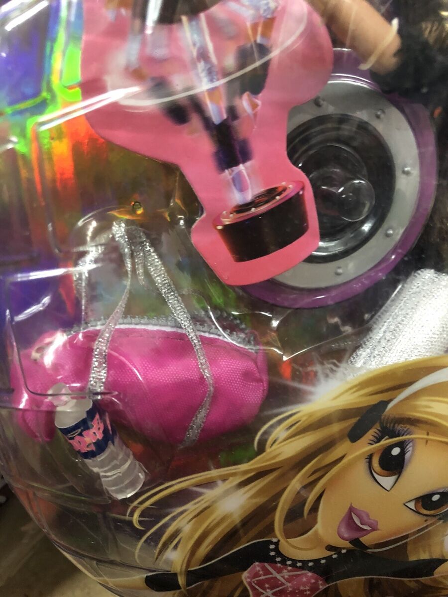 Twin Bratz 美容家電 ピンク Bratz Star Singerz Yasmin Doll NRFB Bratz Star Singerz (Rare