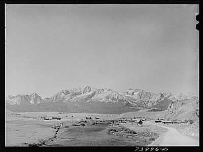 Photo:Stanley, Idaho, the Salmon River and the Sawtooth Mountains
