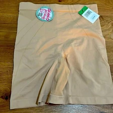 NWT Maidenform Firm Control Feel Good Fashion Mid-Thigh Shaper Large Reg. $42