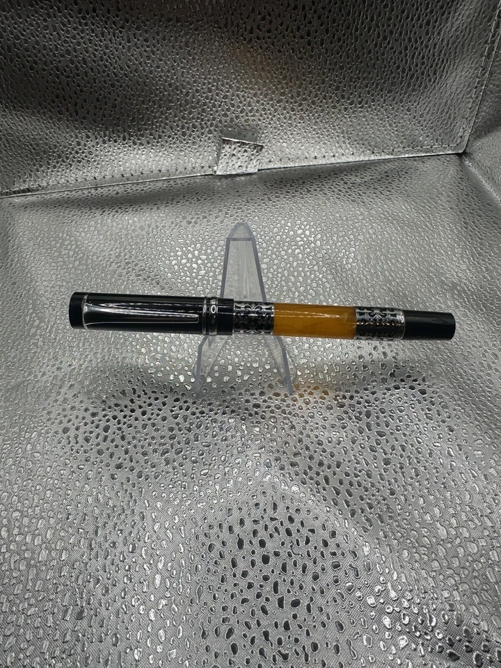 JINHAO RESINA ÁMBAR Y PLATA ORNAMENTADA BOLÍGRAFO SIN TINTA Foto 2 de 3