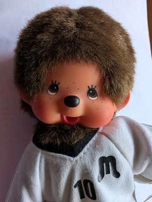 Monchhichi Sekiguchi Fußball 20 cm Junge mit Fußballtrikot, Schuhen, Ball