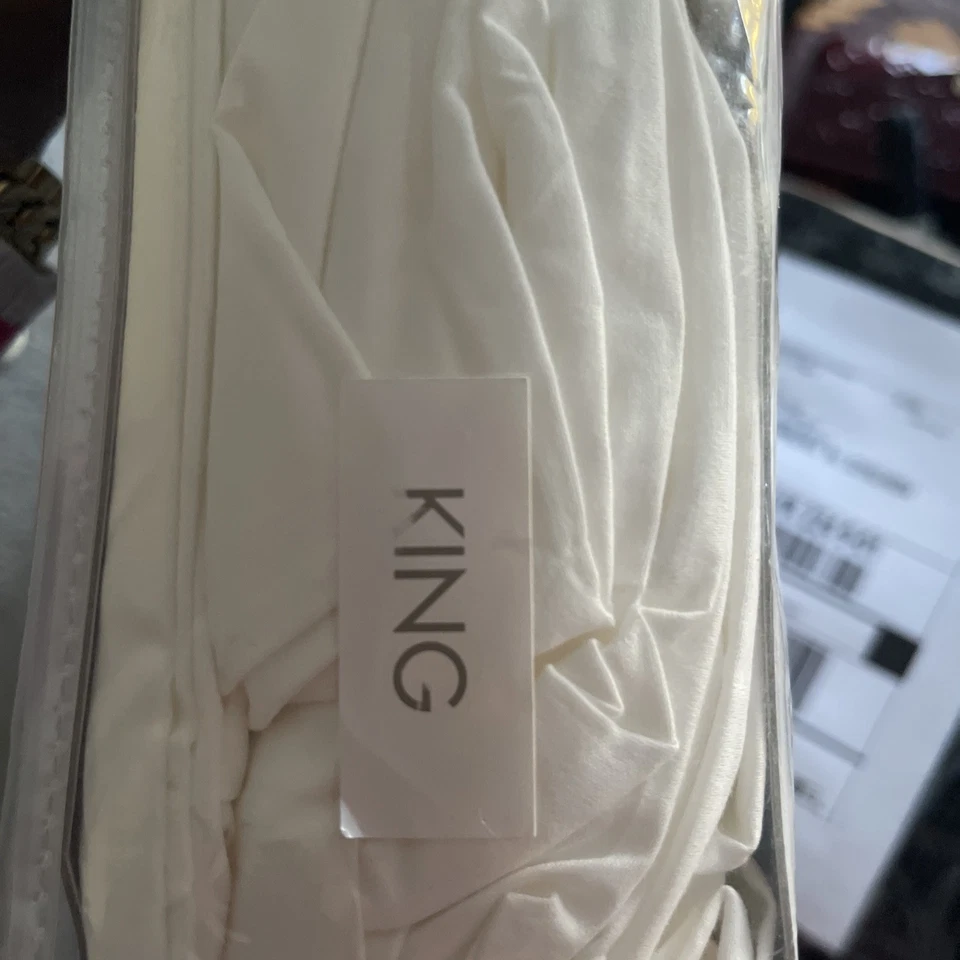 Charter Club Damask Stripe 550 Thread Count KING Duvet & Shams Set White - Image 2 of 4