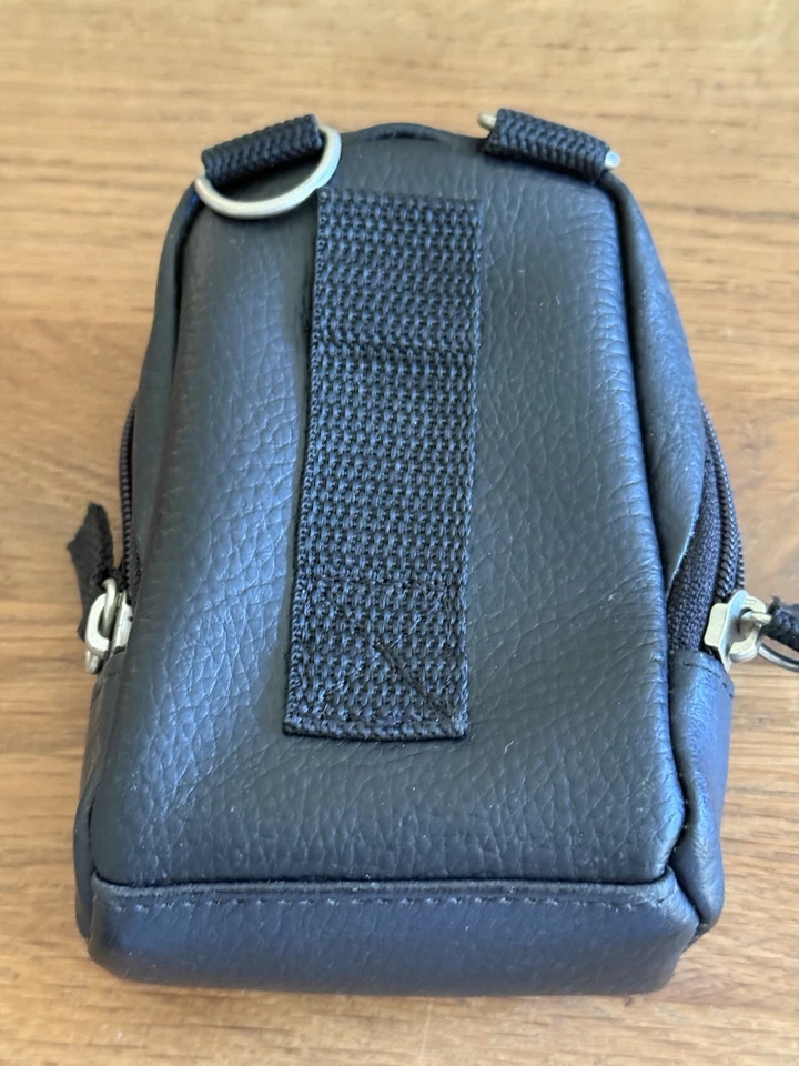 Targus- Readiness Bag Black Camera Bag Universal Soft Case - L13/W9/D4.5cm - New - Image 2 of 3