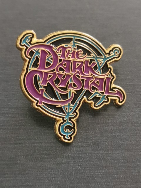 THE DARK CRISTAL FANTASY THRA SKEKSIS pin insignia parche nuevo de alta calidad