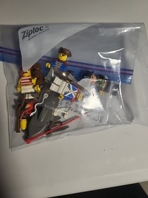 LEGO Pirates: Forbidden Island (6270) Complete With Box Instructions