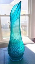 Vintage MCM L.E. SMITH THOUSAND EYE 15.75 tall turquoise blue SWUNG VASE