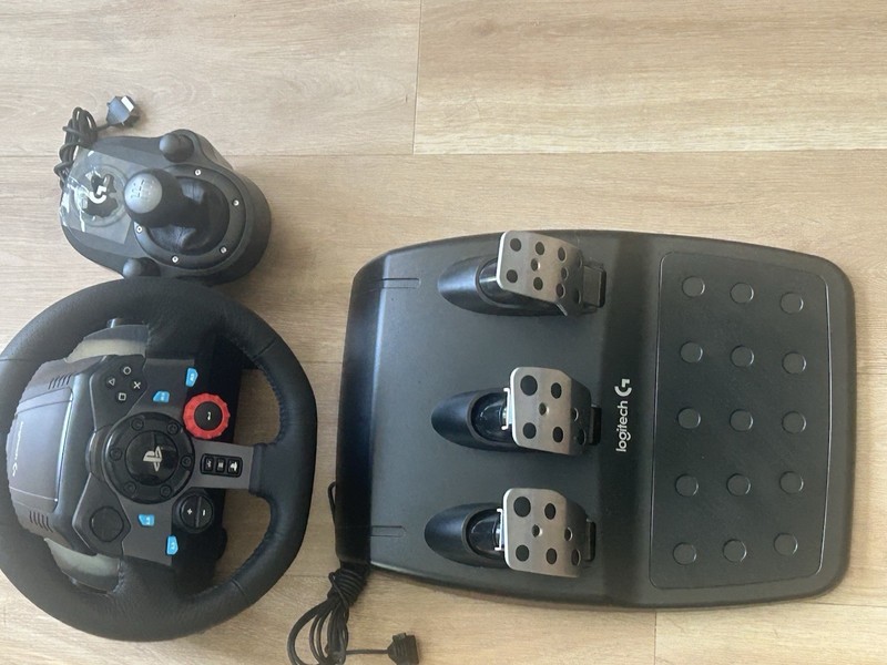 Logitech G29 Driving Force Racing Wheel - Black (941-000110) Shifter (941000119)
