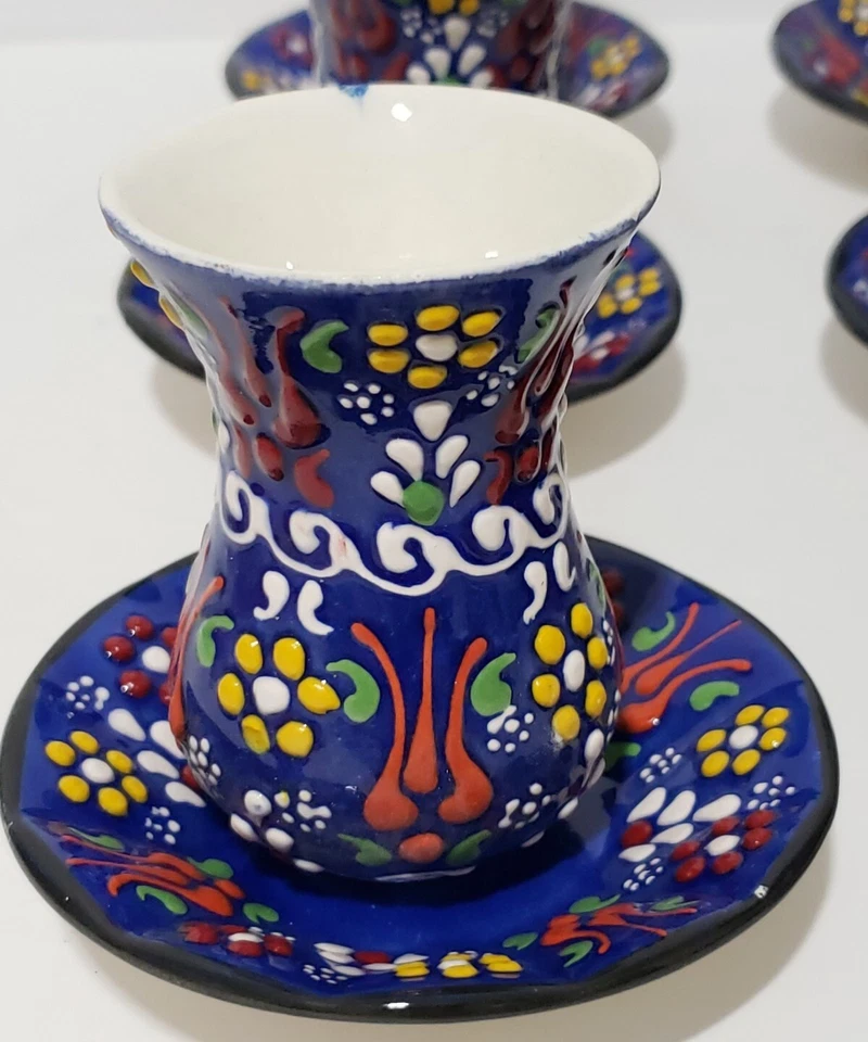 Juego de 6 tazas y platillos de té de cerámica pintados a mano turcos con patrón floral  Foto 2 de 3