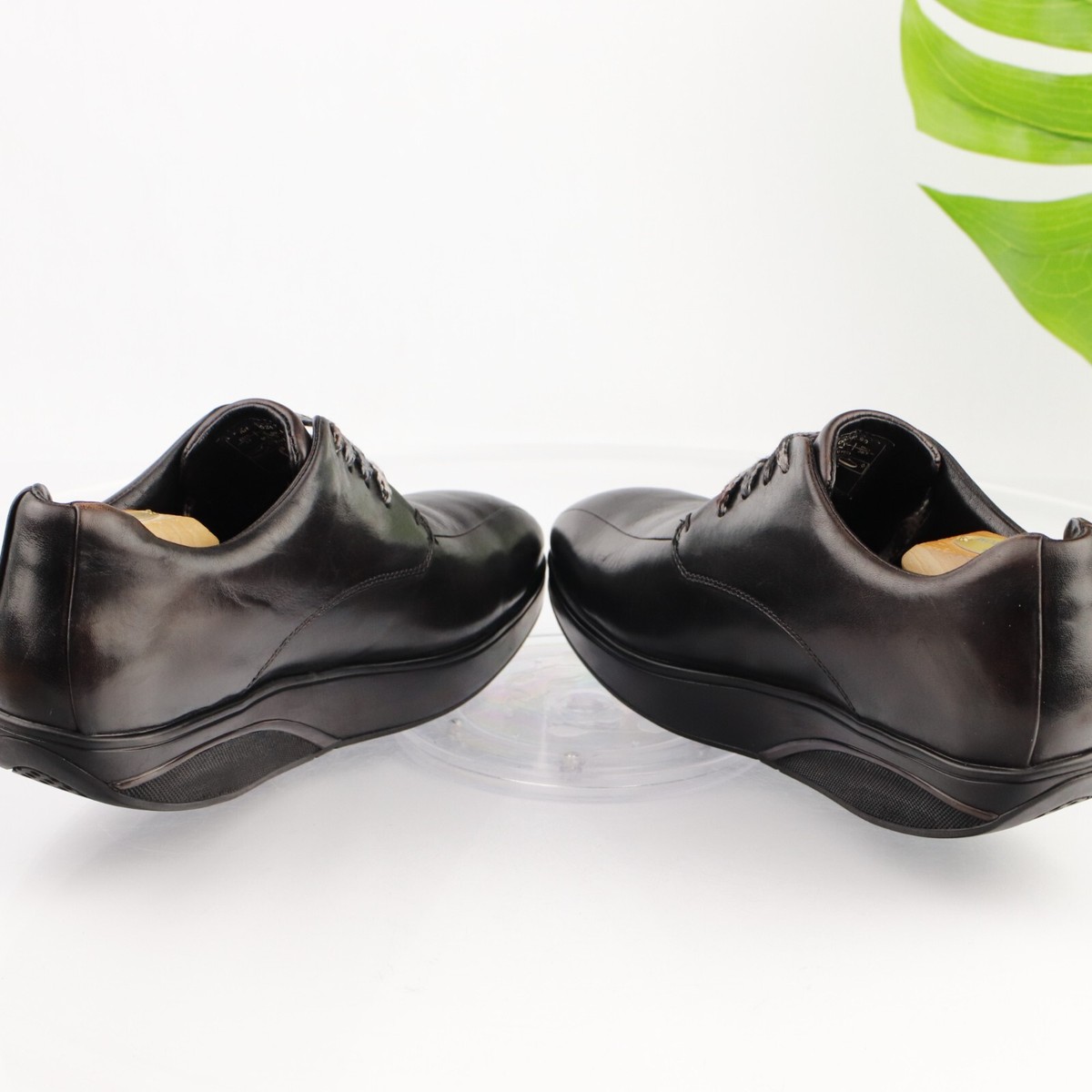 MBT Mens Bosi Oxford Size 9.5 Black Coffee Leather Rocker  display picture 3