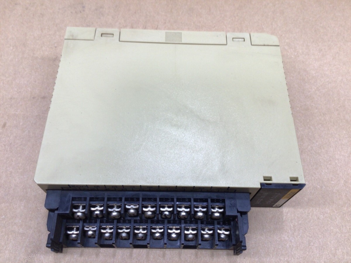 Omron C200H-OD212 PLC Output Unit 24VDC C200H-0D212 Omron C200H-OD212 PLC Output Unit 24VDC C200H-0D212