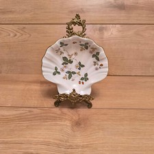 Wedgwood Wild Strawberry Oven to Table Shell Shaped Dish