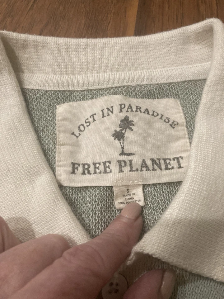 Free Planet Lost in Paradise Knit Shirt Men’s Small Vacation Button Short Sleeve - Image 4 of 4