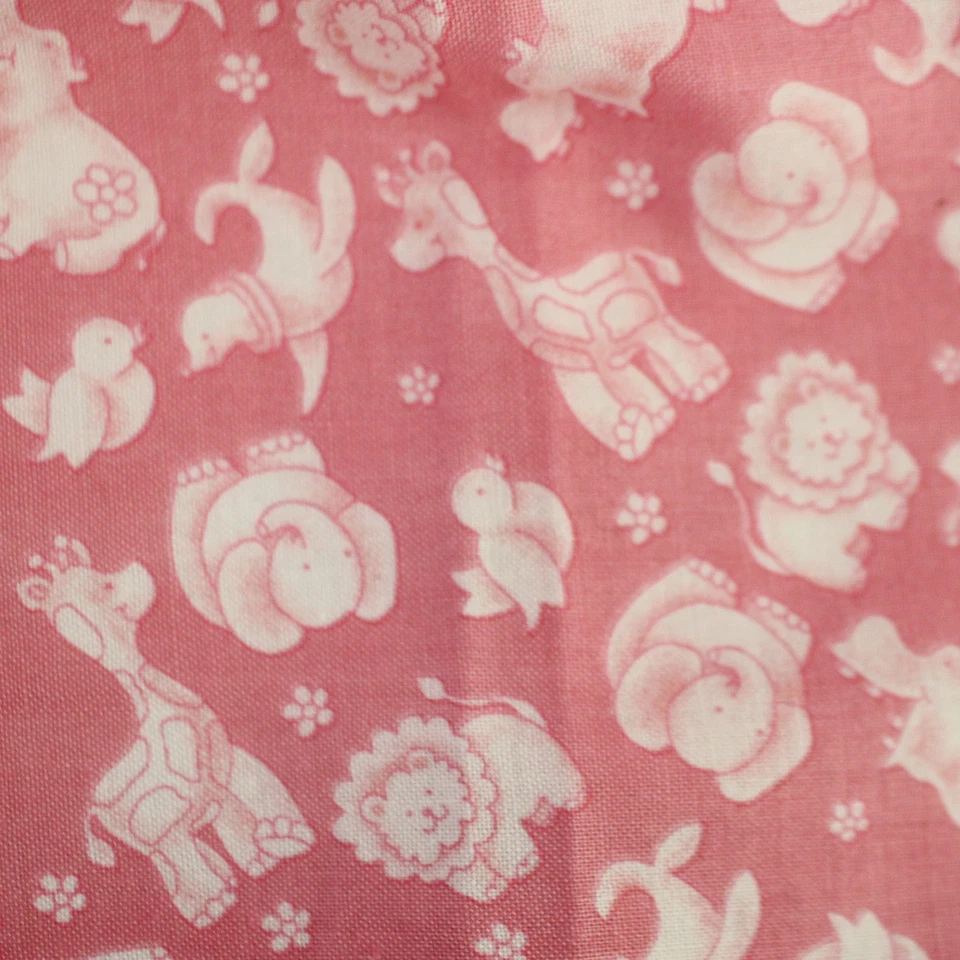 Spring Industries 'Zoobeedoo' Pink Cotton Zoo Animal Fabric 31" x 80" - Image 4 of 4