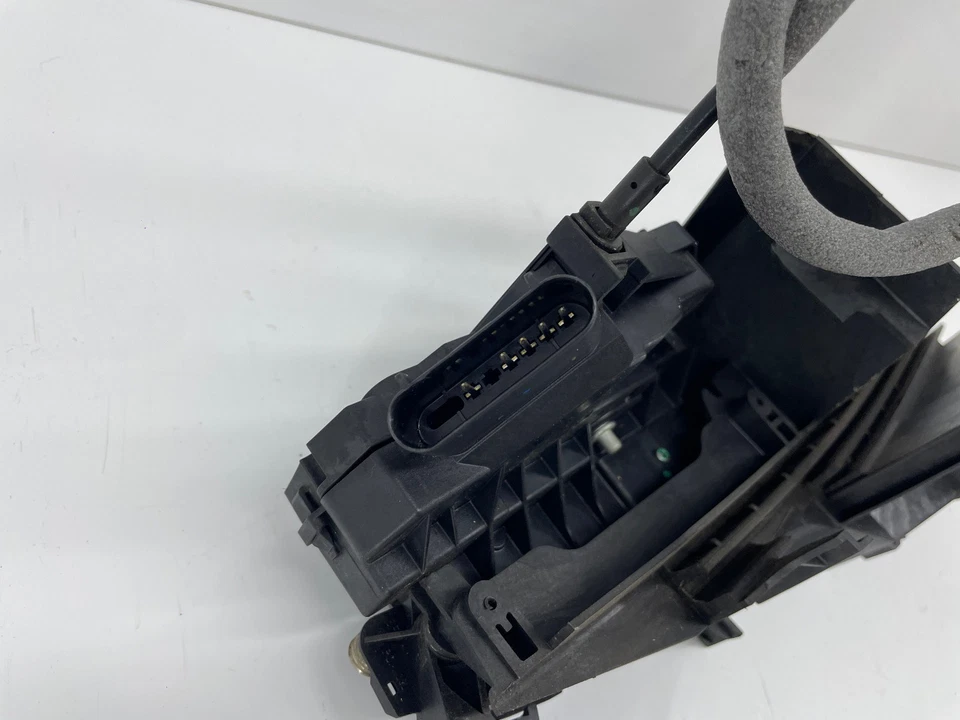 MECANISMO CERRADURA PUERTA DELANTERA PASAJERO IZQUIERDO FORD FOCUS MK3 BM5AA21813DB 2011-2014 Foto 2 de 4