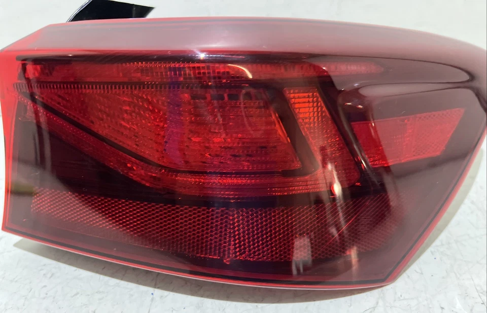 Luz trasera exterior halógena Kia Forte 2019-2023 pasajero derecha derecha OEM 0012 Foto 4 de 4