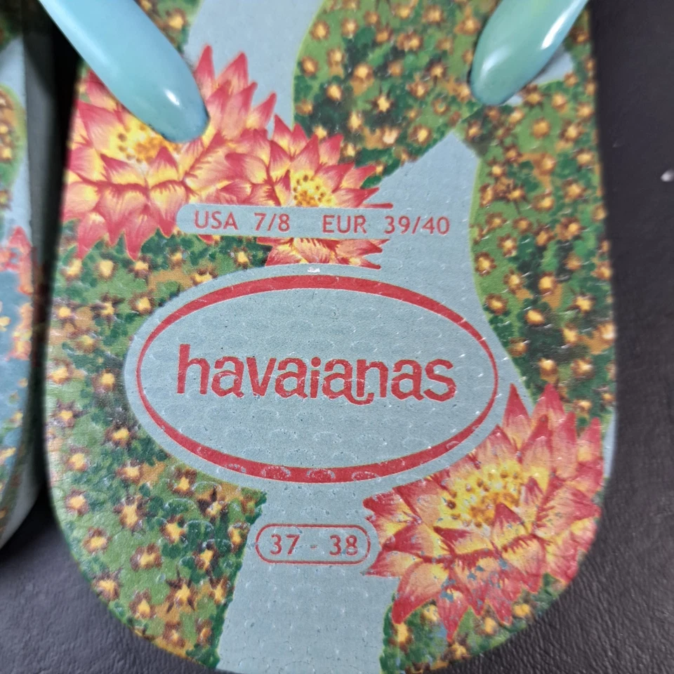 Paquete de 2 sandalias chanclas Havaianas para mujer 7-8 patrón tropical sin cordones Foto 3 de 4