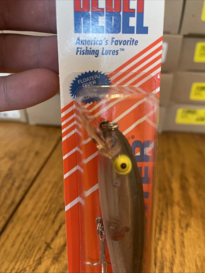 "Señuelo Rebel Wind Cheater Minnow 2005 4,5"" flotador F8501 plateado/negro de colección nuevo en caja" Foto 4 de 4