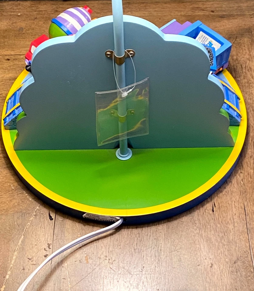 Lámpara de mesa vintage PJ Kids 15062 vehículos de madera tren camiones y aviones Foto 4 de 4