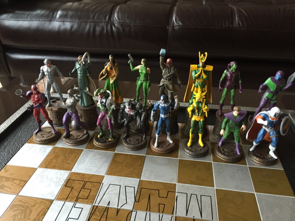 Marvel Chess Set Collection Eaglemoss Marvel Chess set complete 40 pieces in box, board, & acrylic ...