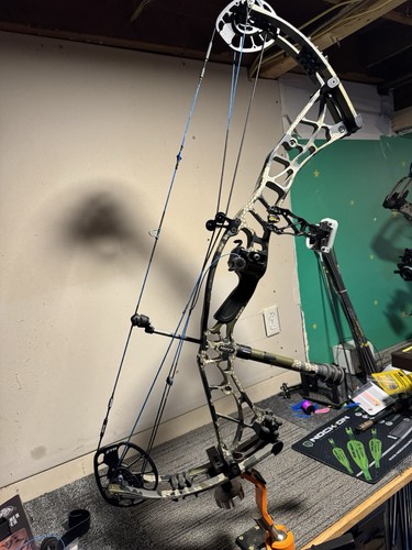 RH Hoyt axius ultra 34” ata bow