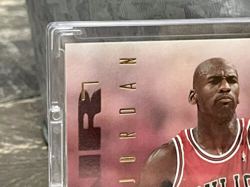 Michael Jordan Card - SKYBOX INSERT - SP AUTHENTIC RARE WEARING BULLS JERSEY #45 - 第 3/11 張圖片